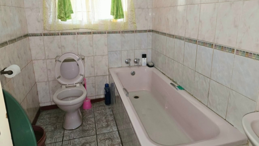 4 Bedroom Property for Sale in Tlhabane West North West